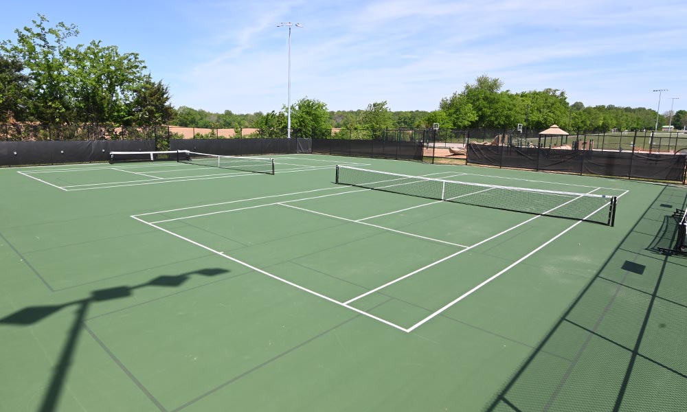 Tennis and Pickleball courts in Pleasant View